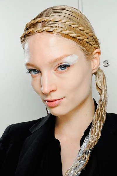Look 1